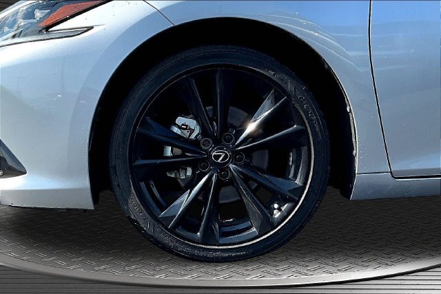 Used 2023 Lexus ES 350 F Sport w/ Accessory Package (Z2) FWD image 34