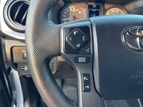 Used 2023 Toyota Tacoma TRD Sport image 17