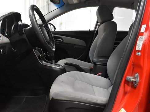 Used 2015 Chevrolet Cruze LT image 3