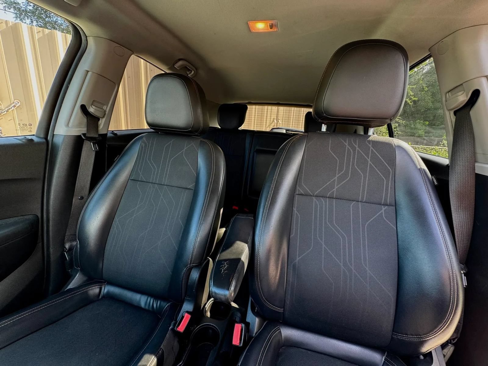 Used 2020 Chevrolet Trax LT w/ LT Convenience Package FWD image 31