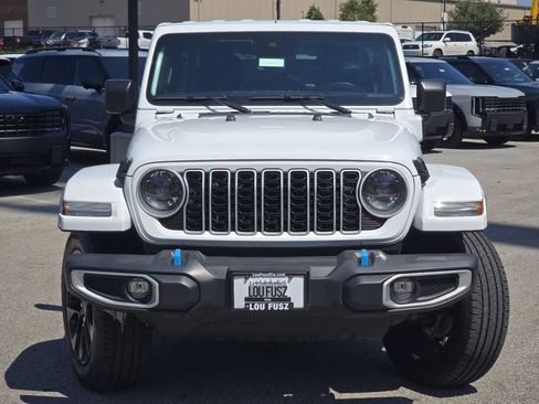 Used 2024 Jeep Wrangler Unlimited Sahara AWD/4WD image 10