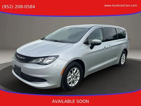 Used 2022 Chrysler Voyager LX FWD image 1
