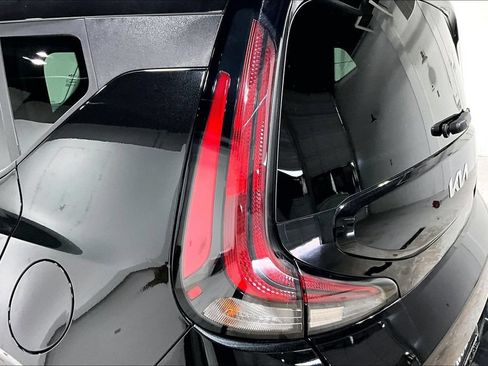 Used 2025 Kia Soul LX w/ LX Technology Package FWD image 38