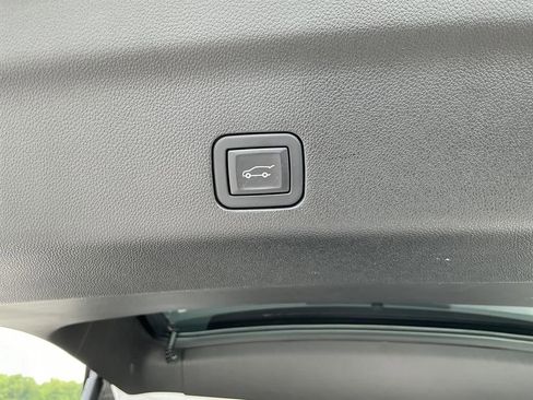 Used 2024 Chevrolet Tahoe Premier image 17