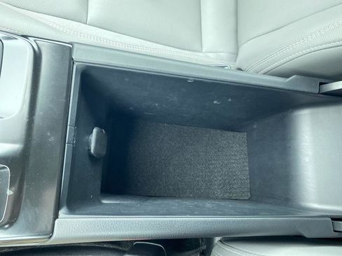 Used 2025 Toyota Camry SE image 20