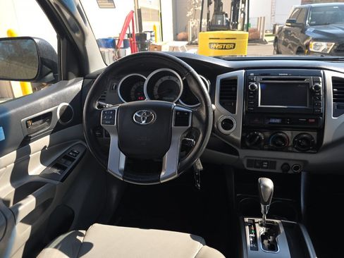 Used 2013 Toyota Tacoma 4x4 Double Cab w/ TRD Off-Road Pkg image 15