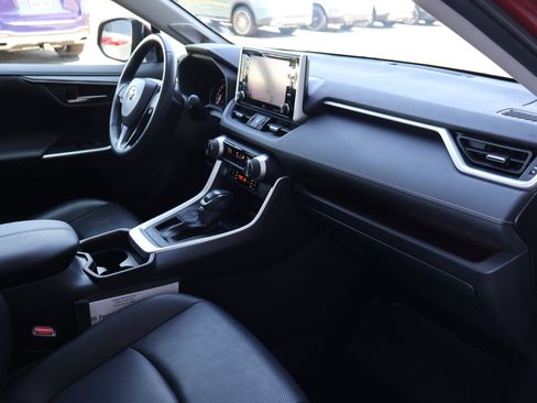 Used 2020 Toyota RAV4 Limited image 28