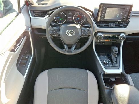 Used 2021 Toyota RAV4 XLE image 11