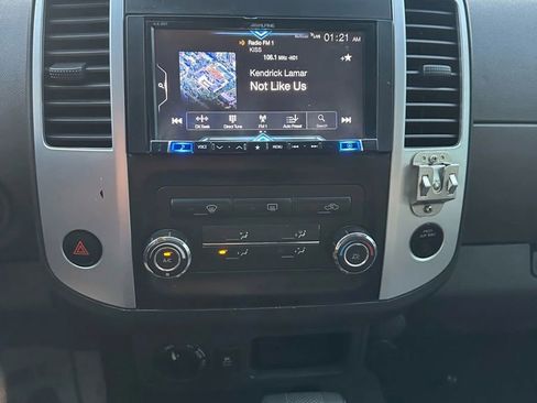 Used 2014 Nissan Xterra X image 17