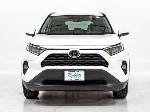 Used 2020 Toyota RAV4 XLE w/ XLE Grade Weather Package AWD/4WD image 6