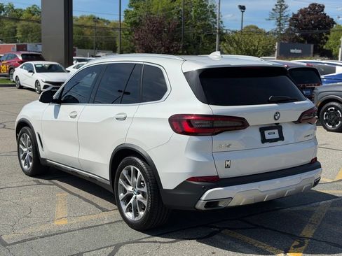 Used 2023 BMW X5 xDrive40i w/ Luxury Seating Package AWD/4WD image 3