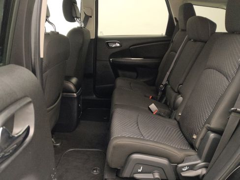Used 2018 Dodge Journey SE w/ Popular Equipment Group FWD image 18
