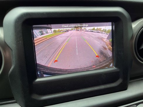 Used 2023 Jeep Wrangler Freedom Edition image 3