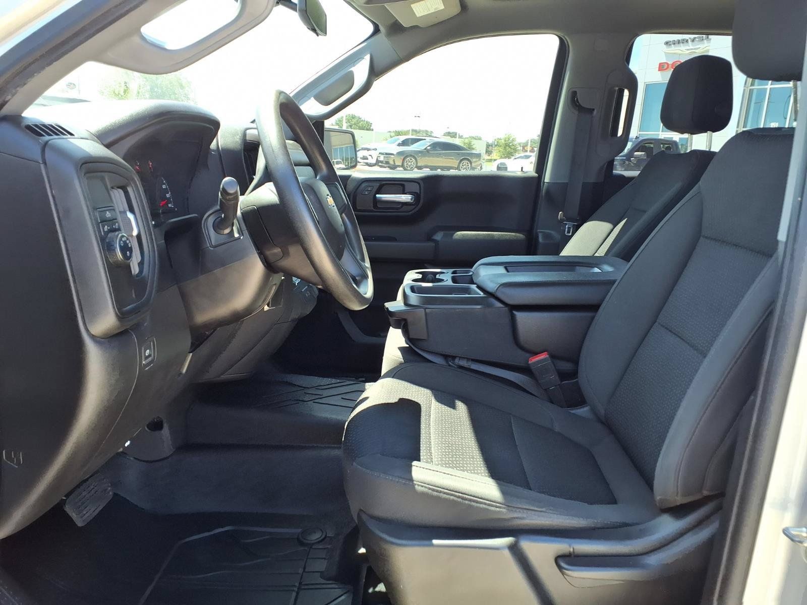 Used 2022 Chevrolet Silverado 1500 Custom w/ LPO, Dark Essentials Package RWD image 15