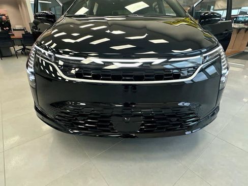 New 2027 Chrysler Pacifica Select AWD/4WD image 4