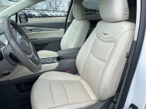 Certified 2023 Cadillac XT5 Premium Luxury w/ LPO, Floor Liner Package image 12