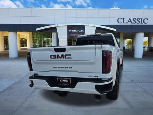 Used 2025 GMC Sierra 2500 AT4 AWD/4WD image 7