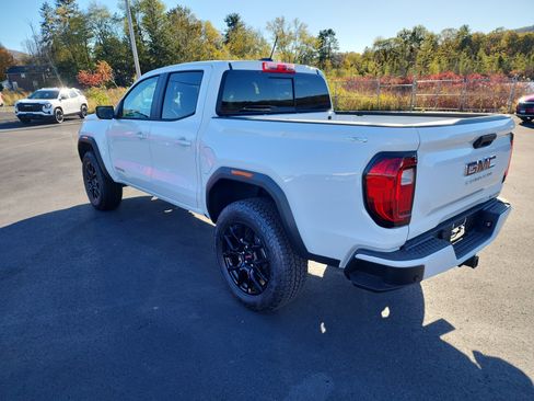 New 2025 GMC Canyon Elevation w/ Convenience Package image 6