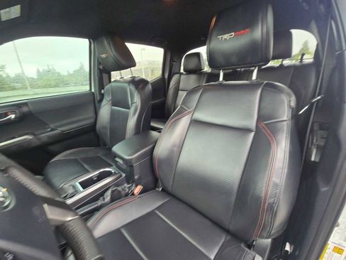Used 2017 Toyota Tacoma TRD Pro AWD/4WD image 23