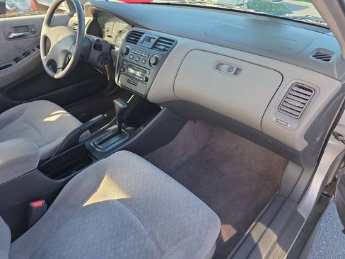 Used 2001 Honda Accord LX image 8