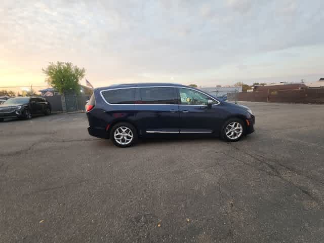 Used 2020 Chrysler Pacifica Limited FWD image 14