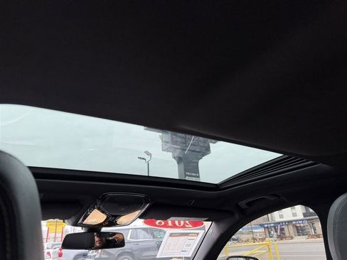 Used 2018 BMW 530i xDrive image 19