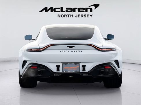 Used 2025 Aston Martin V8 Vantage Coupe image 4