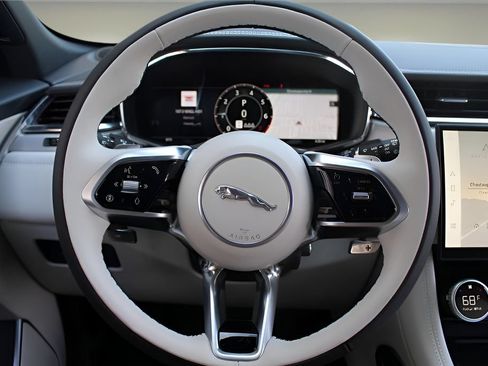 Used 2026 Jaguar F-PACE R-Dynamic S AWD/4WD image 18