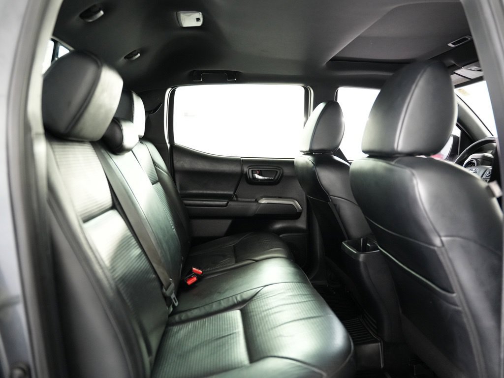 Used 2020 Toyota Tacoma Limited AWD/4WD image 41