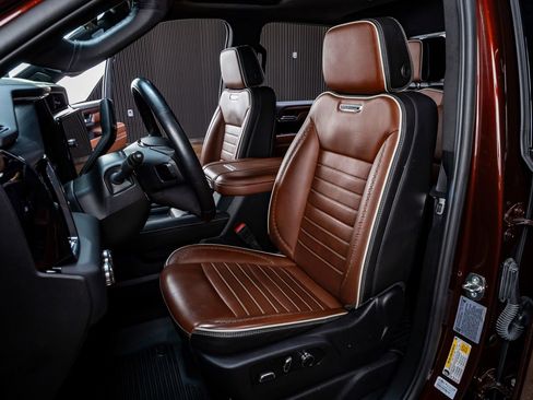 Used 2024 GMC Sierra 3500 Denali Ultimate image 30