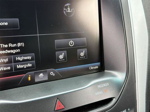 Used 2015 Ford Explorer XLT w/ Equipment Group 202B FWD image 39
