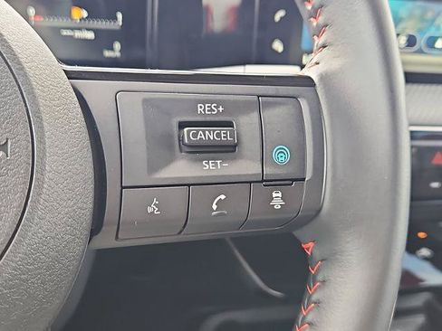 Certified 2025 Nissan Kicks SR FWD image 26