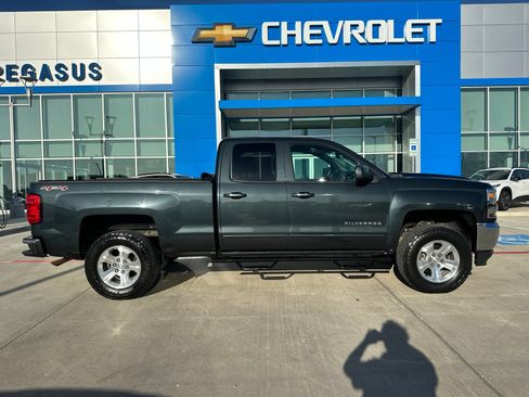 Used 2017 Chevrolet Silverado 1500 LT w/ All Star Edition AWD/4WD image 7