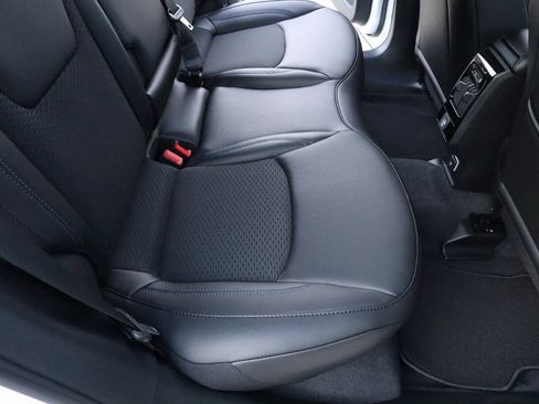 New 2026 Jeep Compass Latitude image 14