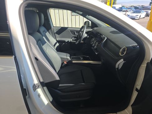 Used 2025 Mercedes-Benz GLA 250 image 14