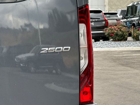 Used 2024 Mercedes-Benz Sprinter 2500 image 25