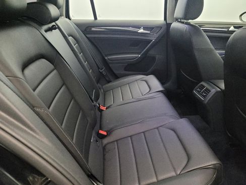 Used 2018 Volkswagen Golf SEL image 19
