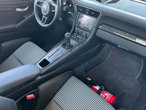 Certified 2016 Porsche 911 R RWD image 16