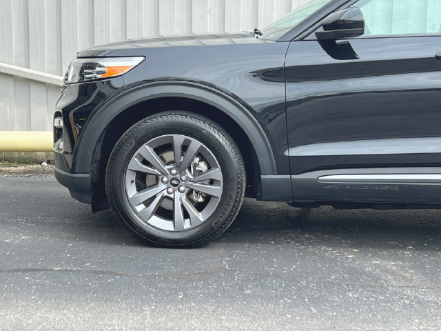 Used 2023 Ford Explorer XLT w/ Equipment Group 202A AWD/4WD image 19