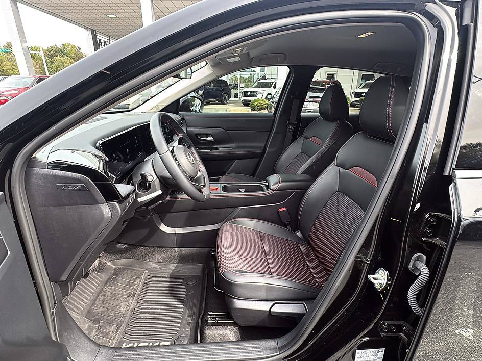 Certified 2026 Nissan Kicks SR FWD image 13