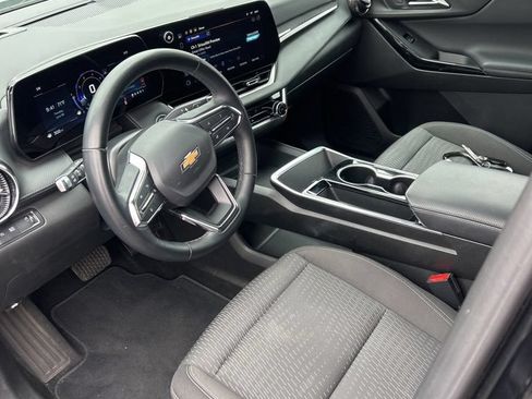 Used 2025 Chevrolet Equinox LT FWD image 8