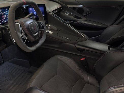 Used 2023 Chevrolet Corvette Stingray Premium Cpe w/ Z51 Performance Package image 3