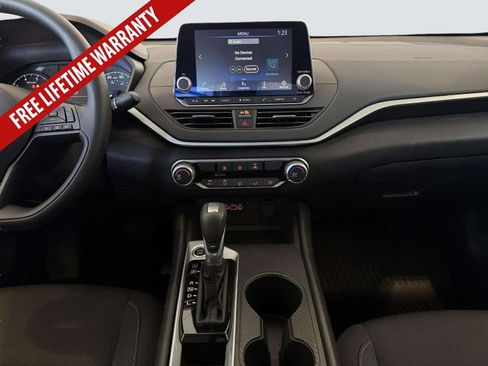 Used 2025 Nissan Altima 2.5 S FWD image 21