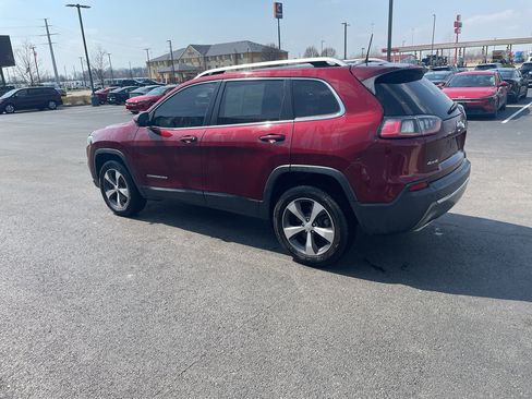 Used 2019 Jeep Cherokee Limited AWD/4WD image 4