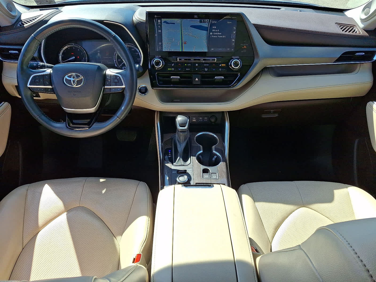 Used 2022 Toyota Highlander Limited AWD/4WD image 10