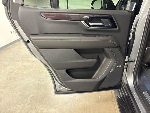 New 2026 GMC Yukon Elevation w/ Elevation Premium Package AWD/4WD image 31