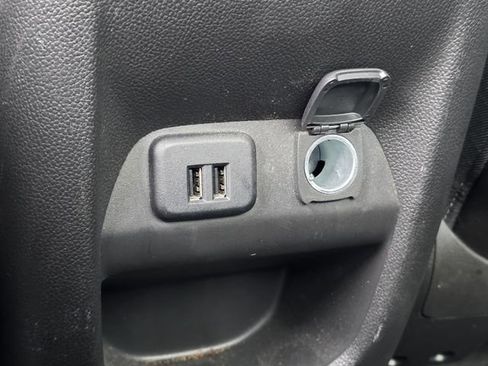 Used 2015 Chevrolet Colorado Z71 RWD image 17