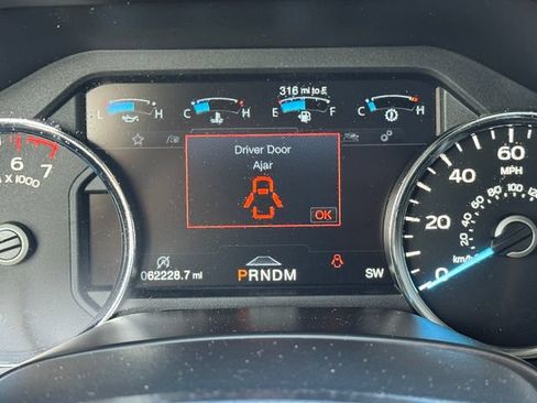 Used 2020 Ford F150 Lariat w/ Equipment Group 502A Luxury AWD/4WD image 24