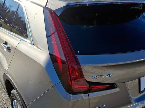 Certified 2023 Cadillac XT4 Luxury w/ Cold Weather Package image 12