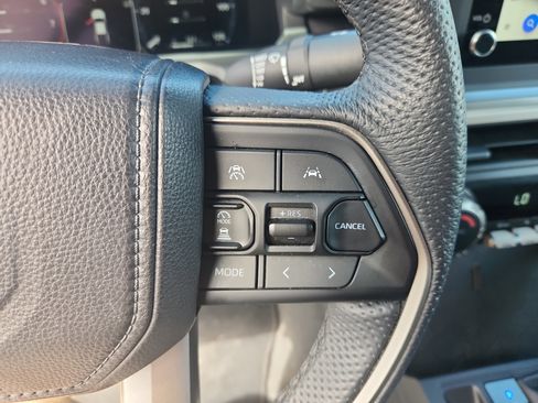 Used 2025 Toyota Tacoma TRD Off-Road image 27